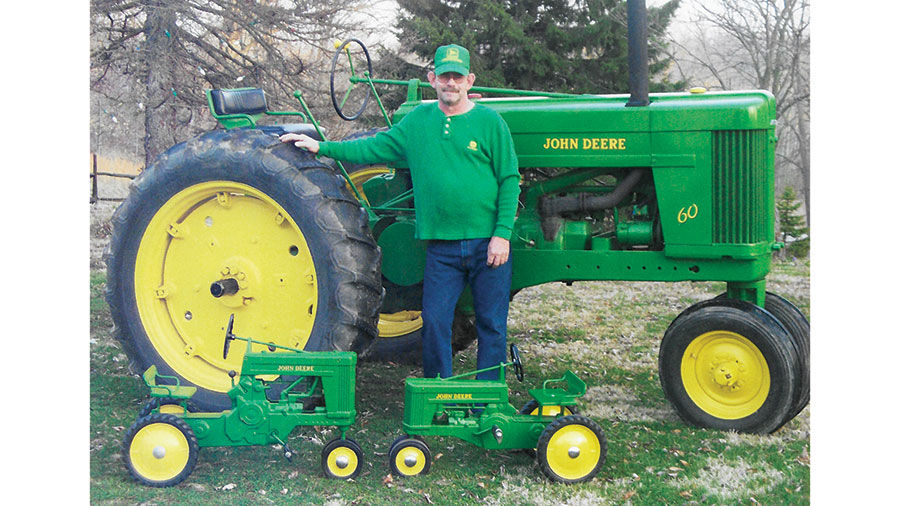John Deere Model 60 restored and owned by Darrell Horsley